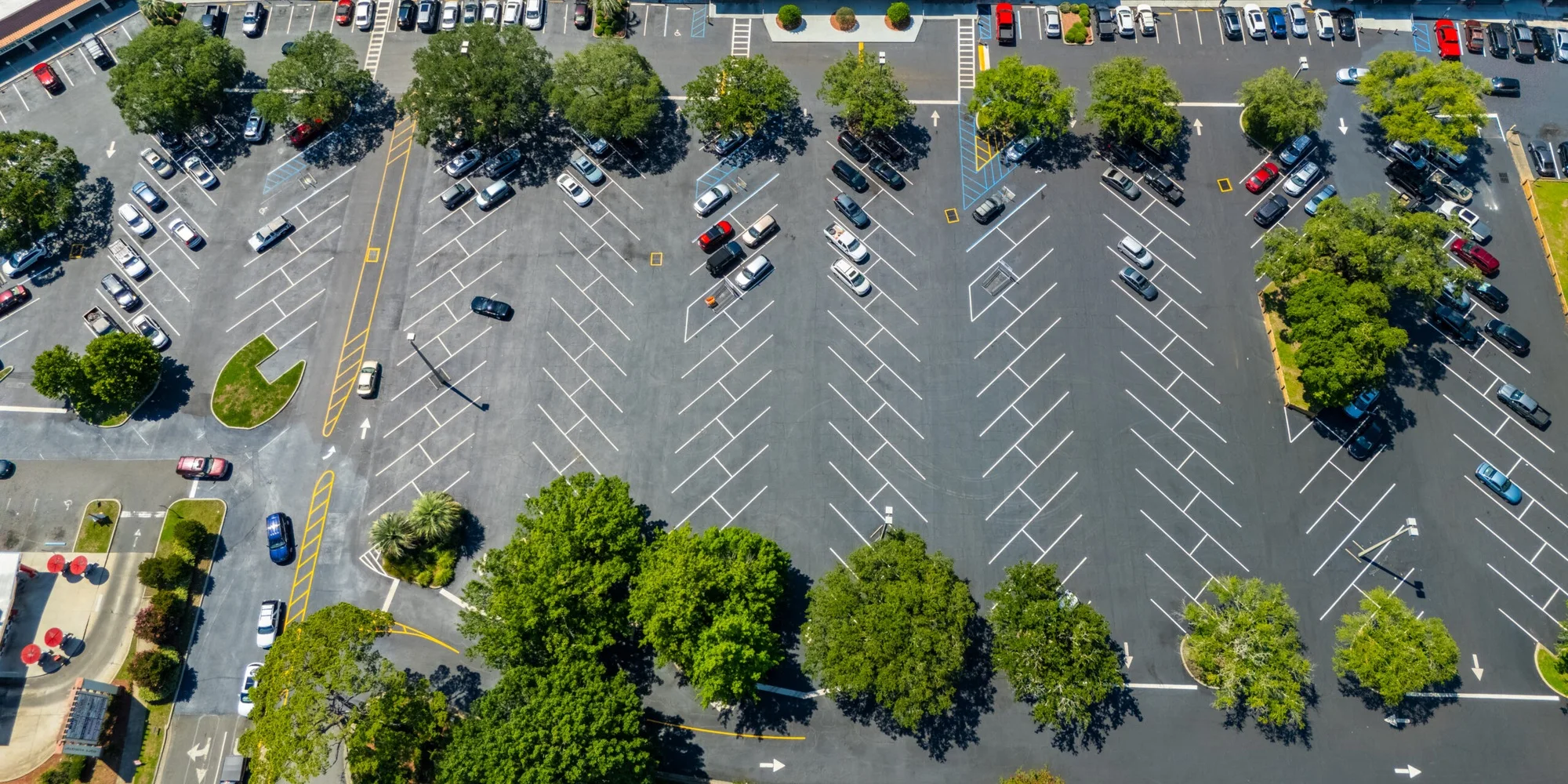 Why October Is the Right Month to Sealcoat a Commercial Lot in Tallahassee